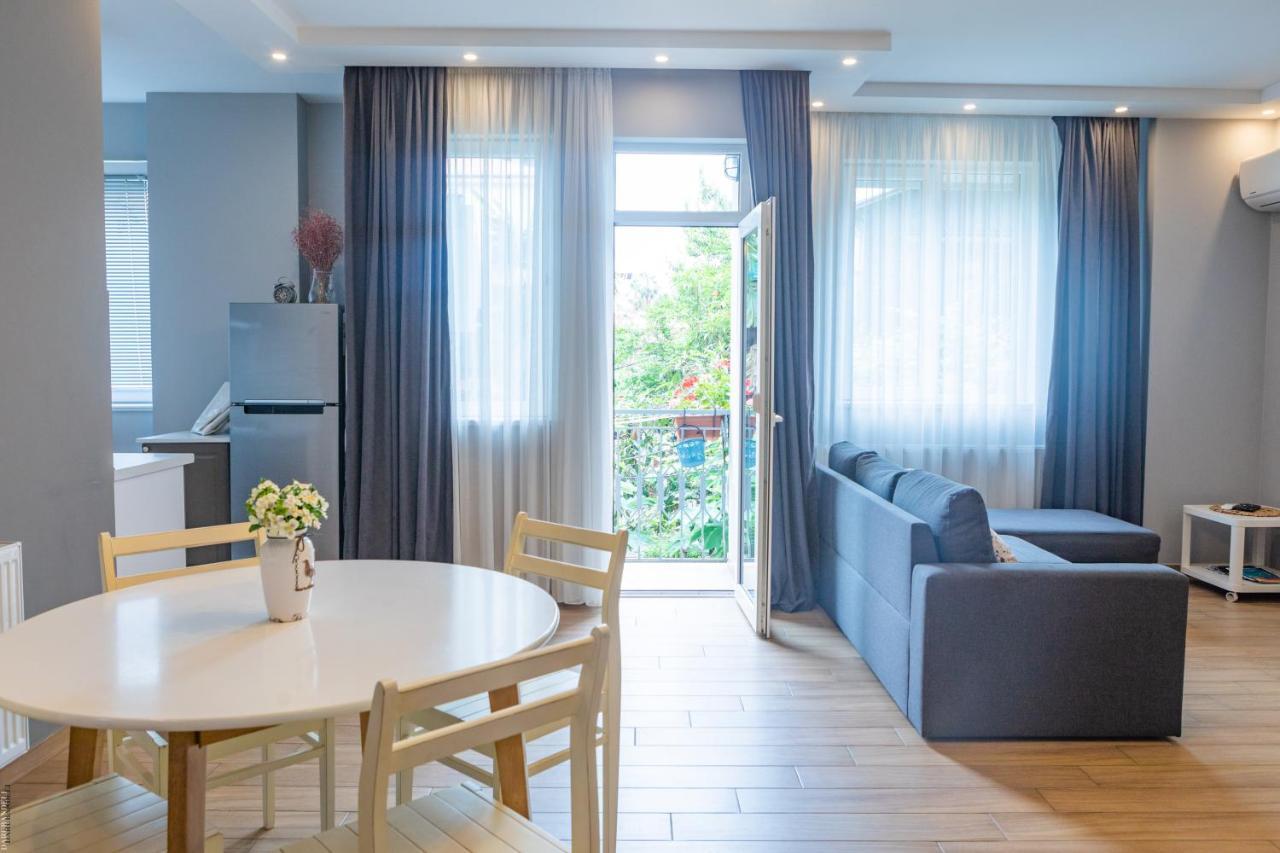 Apartment By The Sheraton Batumi Exterior foto